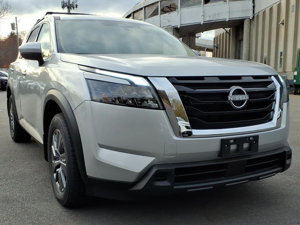 new 2025 Nissan Pathfinder car, priced at $35,775