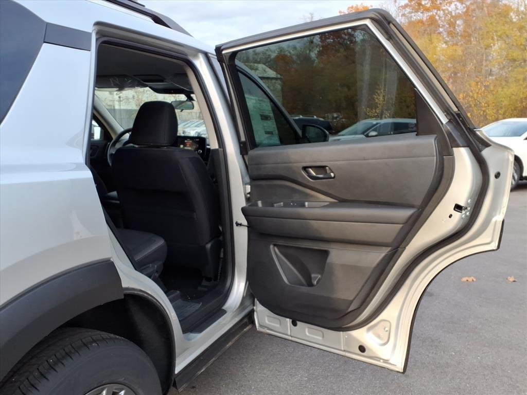 new 2025 Nissan Pathfinder car, priced at $35,775