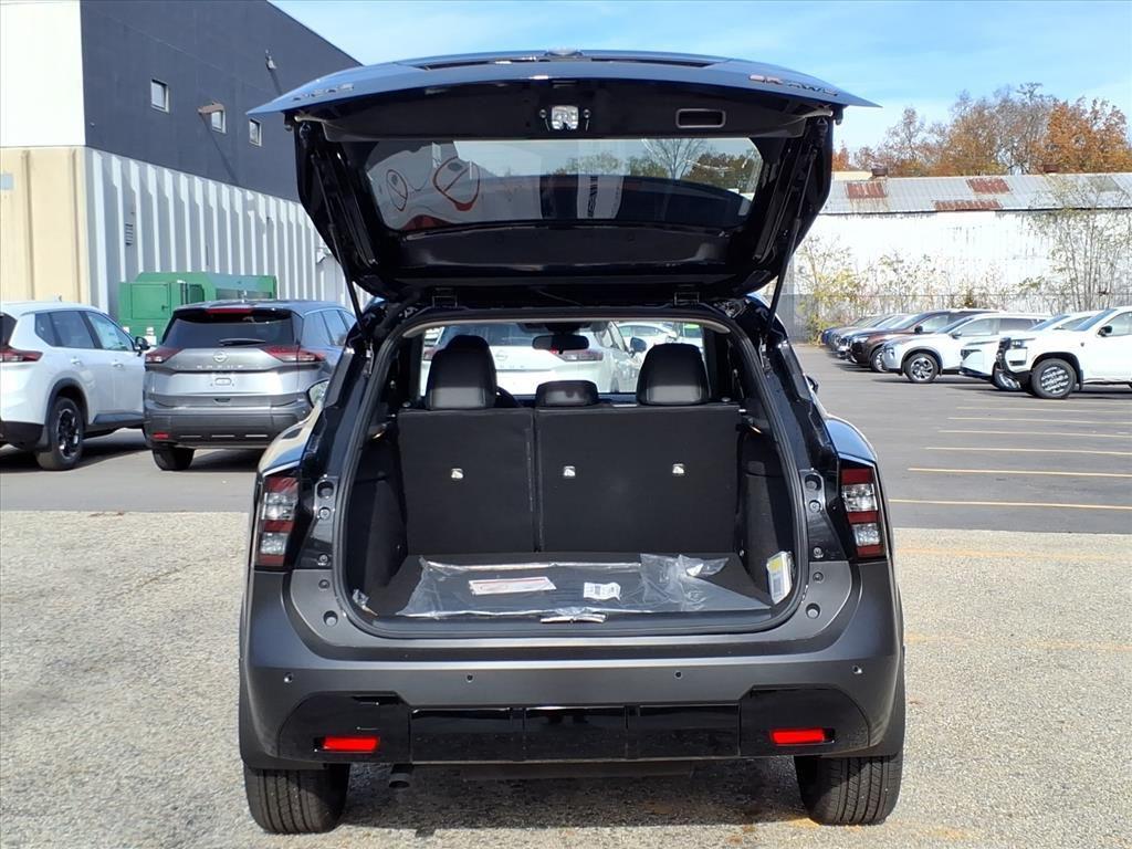 new 2025 Nissan Kicks car, priced at $27,030