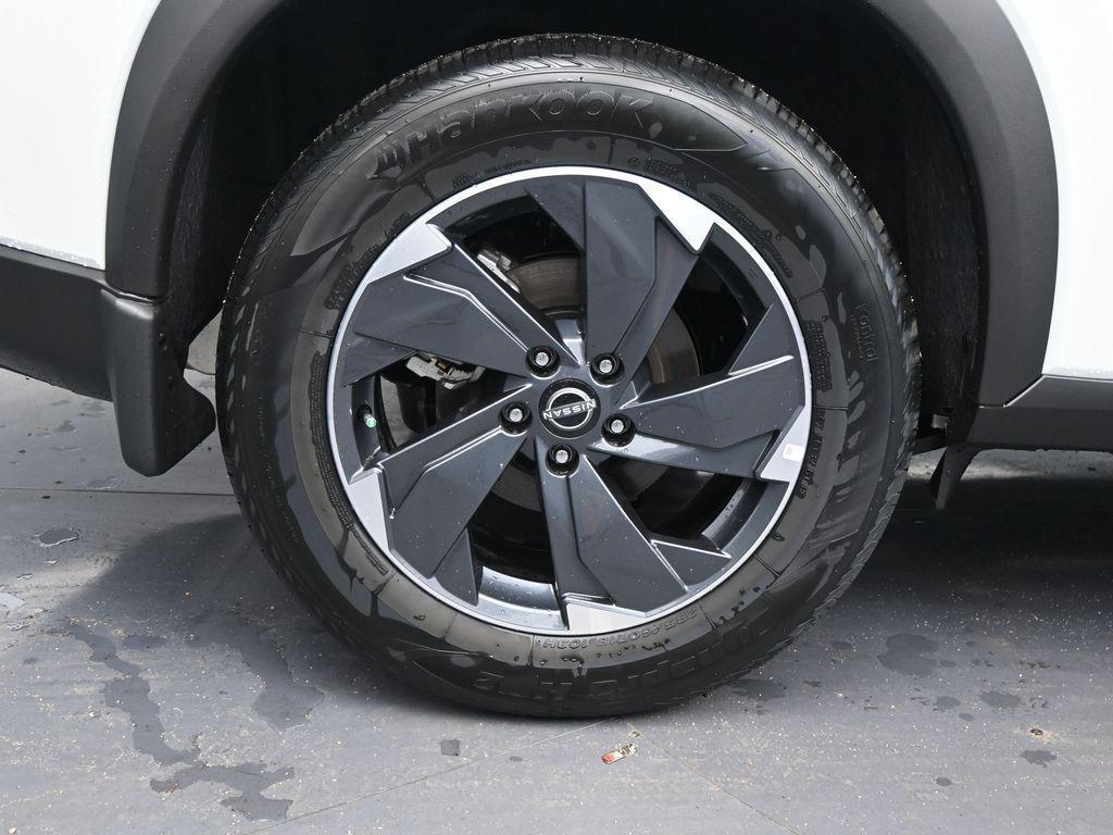 new 2025 Nissan Rogue car, priced at $33,551