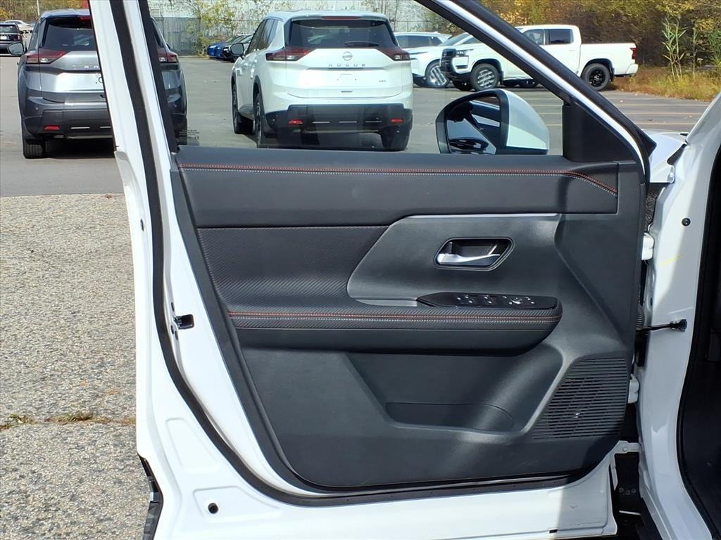 new 2025 Nissan Kicks car, priced at $27,288