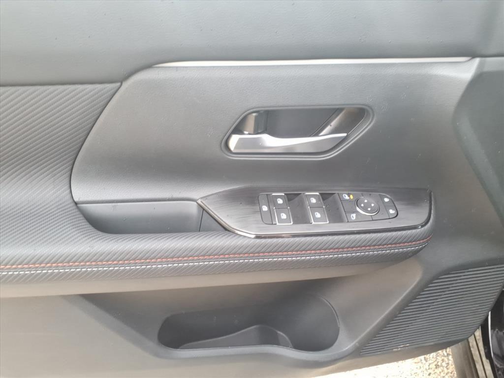 new 2025 Nissan Kicks car, priced at $26,850