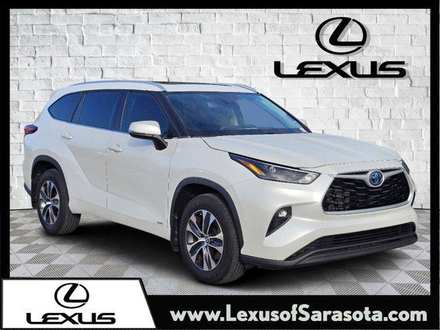 used 2022 Toyota Highlander Hybrid car, priced at $39,458