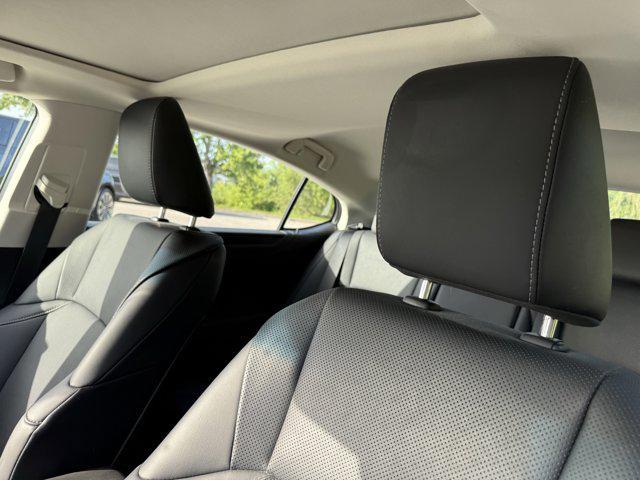 used 2022 Lexus ES 350 car, priced at $31,406