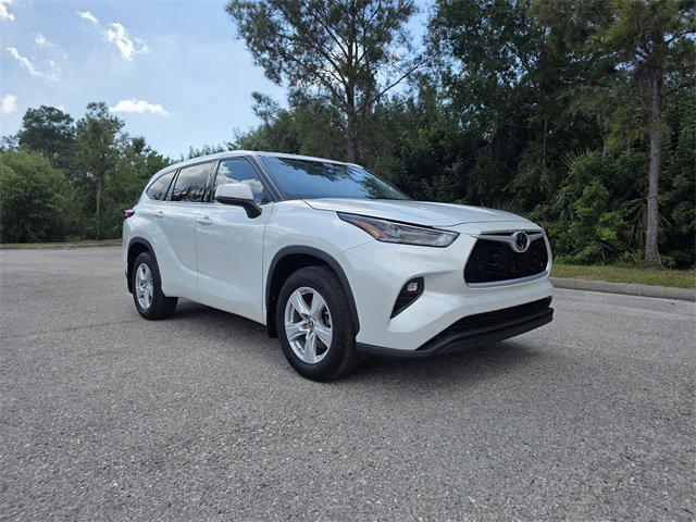 used 2022 Toyota Highlander car, priced at $30,770