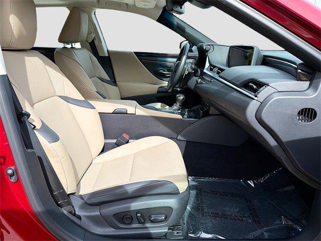 used 2020 Lexus ES 300h car, priced at $29,999