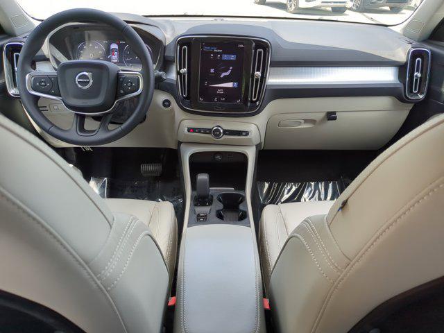 used 2022 Volvo XC40 car, priced at $20,874