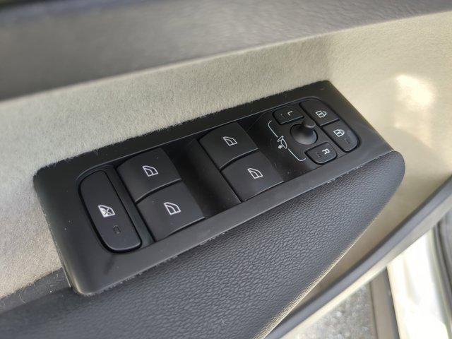 used 2022 Volvo XC40 car, priced at $20,874