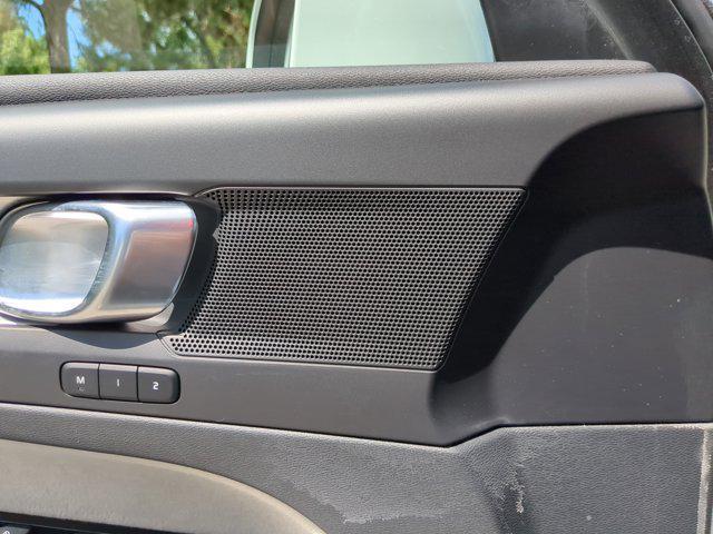 used 2022 Volvo XC40 car, priced at $20,874