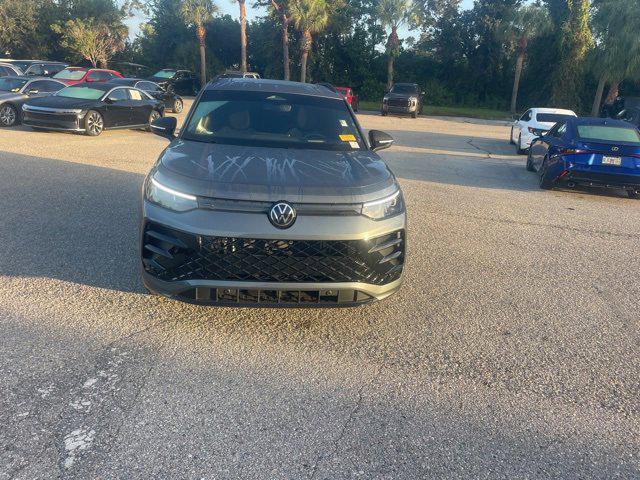 used 2025 Volkswagen Tiguan car, priced at $33,412