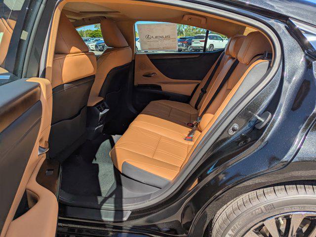 new 2025 Lexus ES 300h car, priced at $51,507