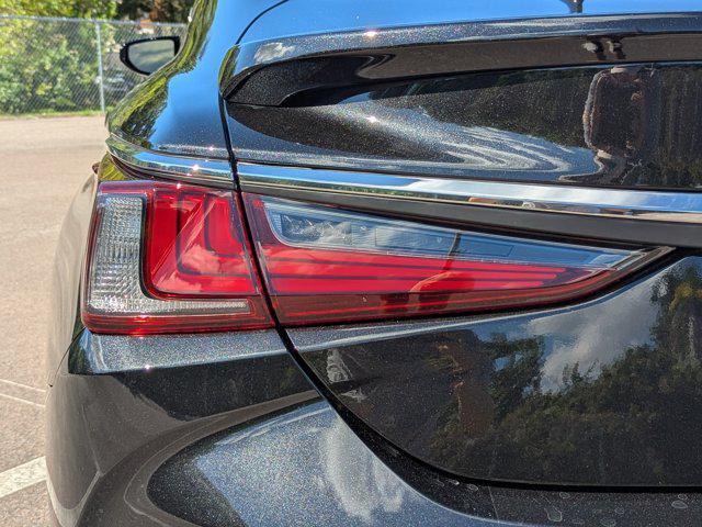 new 2025 Lexus ES 300h car, priced at $51,507