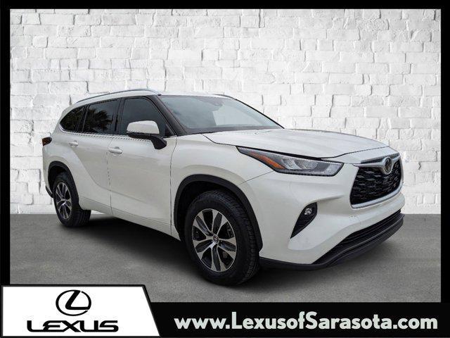 used 2020 Toyota Highlander car, priced at $30,988