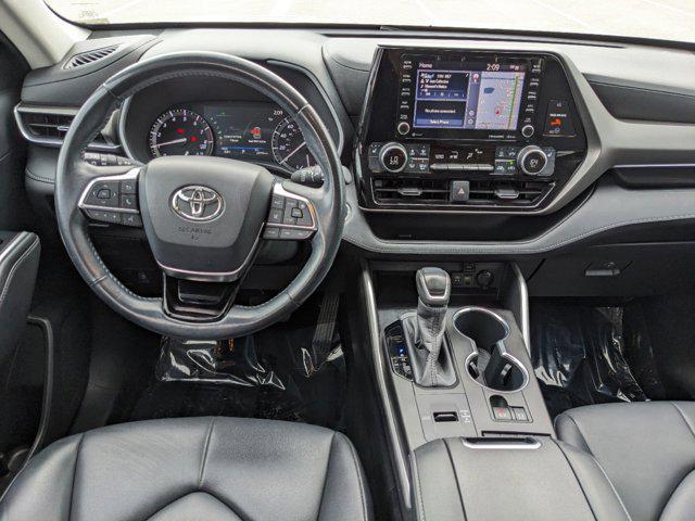 used 2020 Toyota Highlander car, priced at $30,988