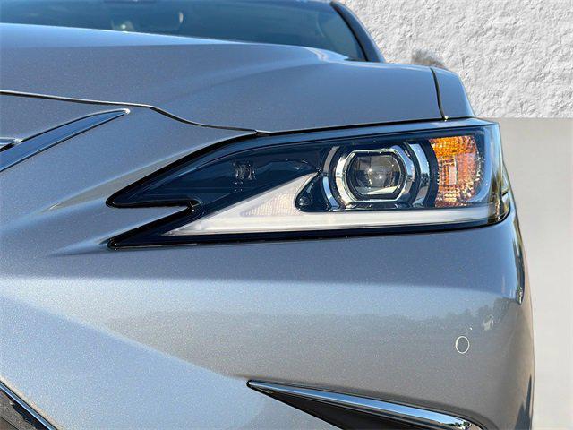 new 2025 Lexus ES 350 car, priced at $45,856