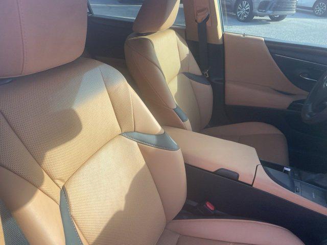used 2022 Lexus ES 350 car, priced at $36,820