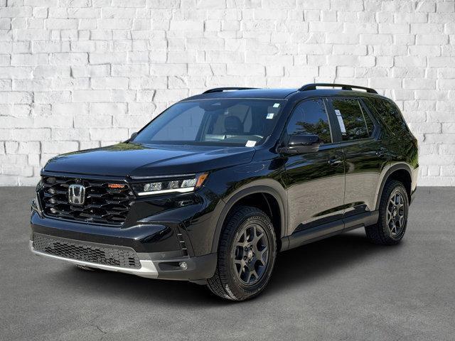 used 2025 Honda Pilot car, priced at $41,888