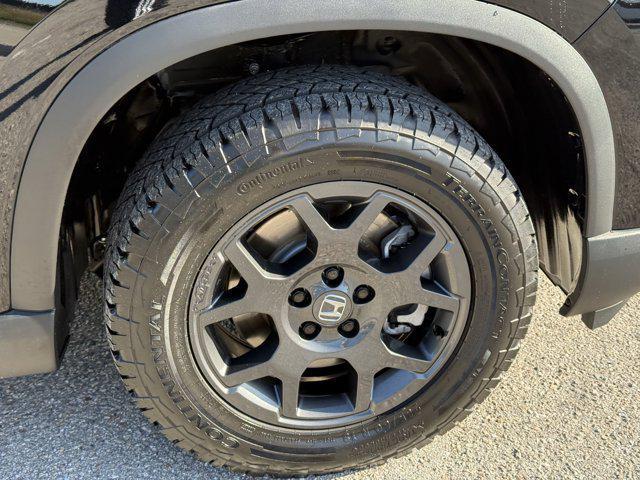 used 2025 Honda Pilot car, priced at $41,888