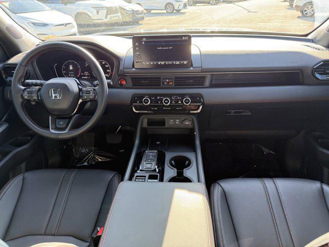 used 2025 Honda Pilot car, priced at $41,888