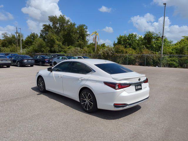 new 2025 Lexus ES 300h car, priced at $48,816
