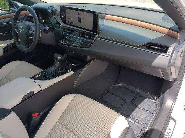 new 2025 Lexus ES 300h car, priced at $48,816
