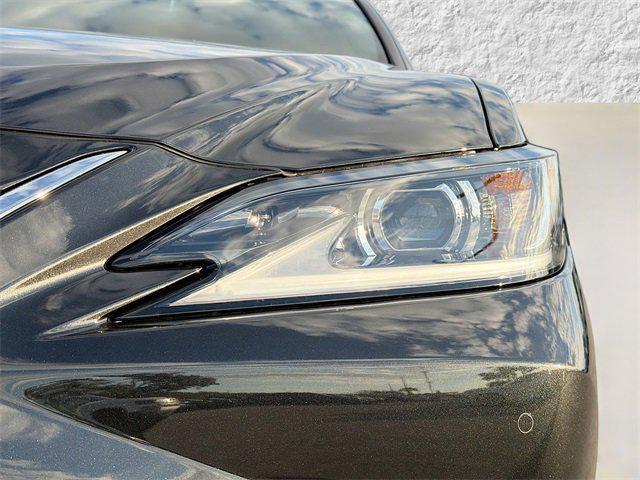 new 2025 Lexus ES 350 car, priced at $45,796