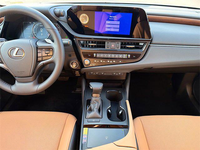 new 2025 Lexus ES 350 car, priced at $45,796