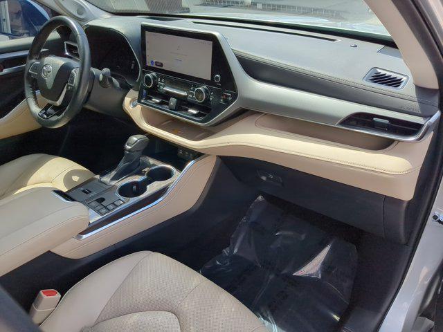 used 2023 Toyota Highlander car, priced at $37,116