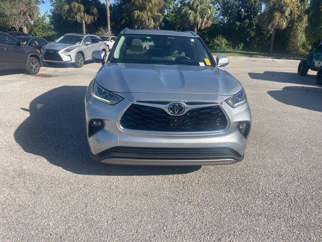 used 2023 Toyota Highlander car, priced at $38,657