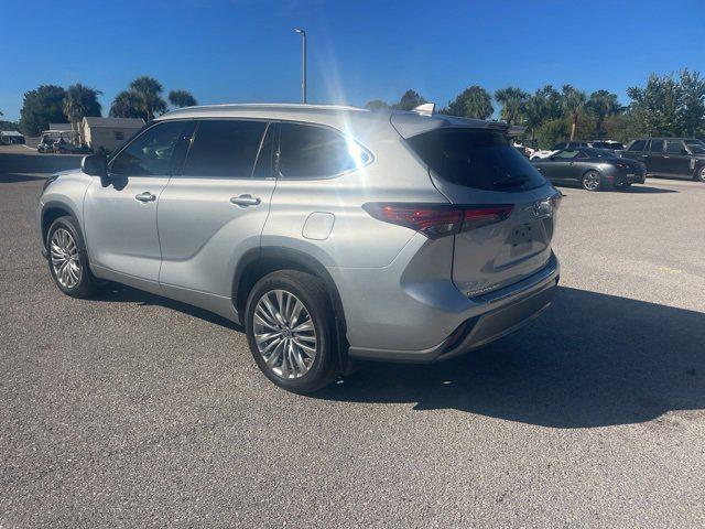 used 2023 Toyota Highlander car, priced at $38,657