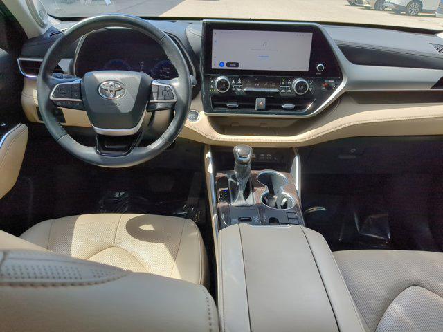 used 2023 Toyota Highlander car, priced at $37,116