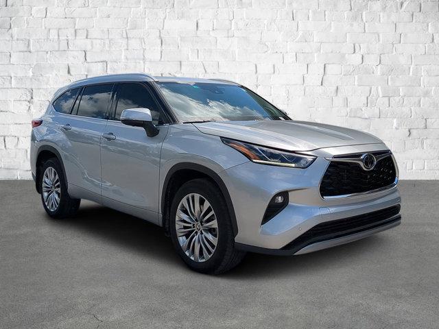 used 2023 Toyota Highlander car, priced at $37,116