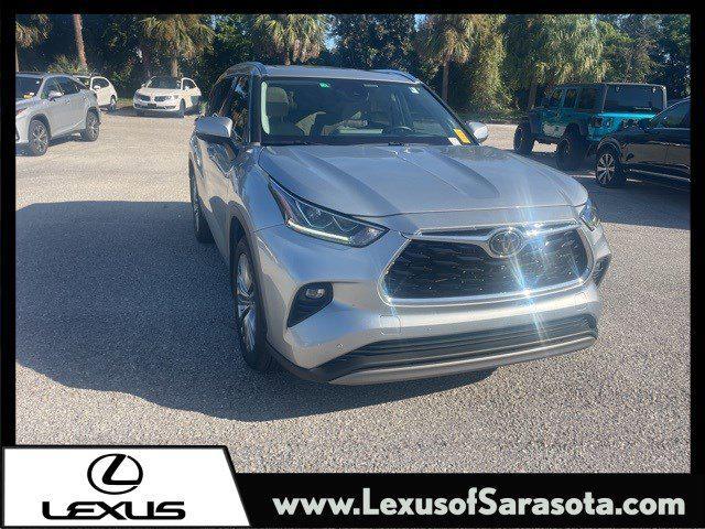 used 2023 Toyota Highlander car, priced at $38,657