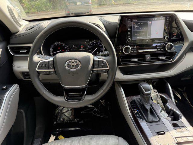 used 2020 Toyota Highlander car, priced at $31,589