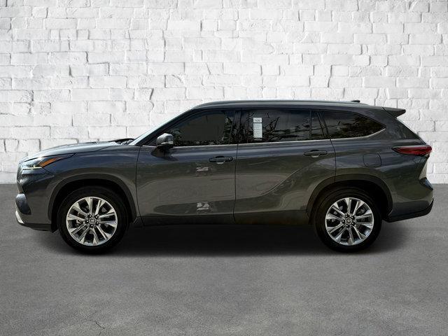 used 2020 Toyota Highlander car, priced at $31,589