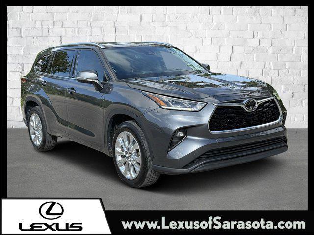 used 2020 Toyota Highlander car, priced at $31,589