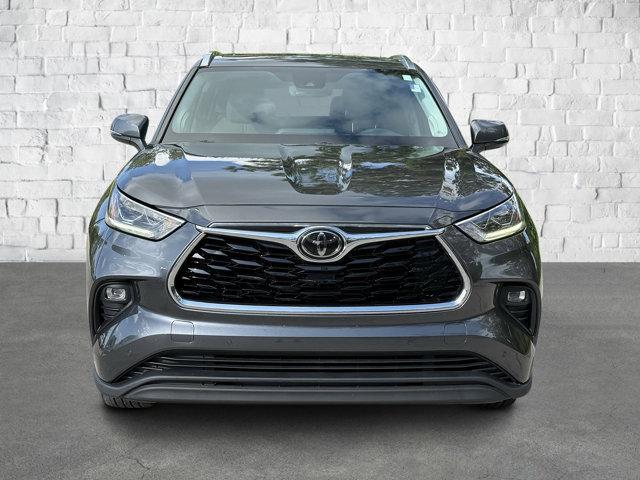 used 2020 Toyota Highlander car, priced at $31,589