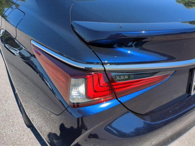 new 2025 Lexus ES 300h car, priced at $48,356