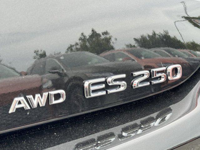 new 2024 Lexus ES 250 car, priced at $45,301