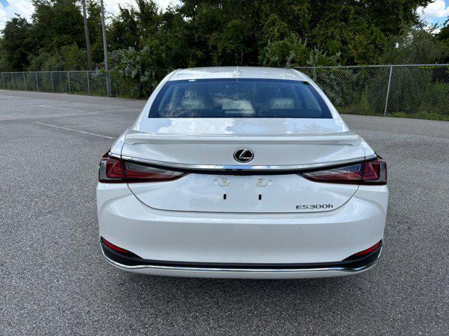 new 2025 Lexus ES 300h car, priced at $48,450