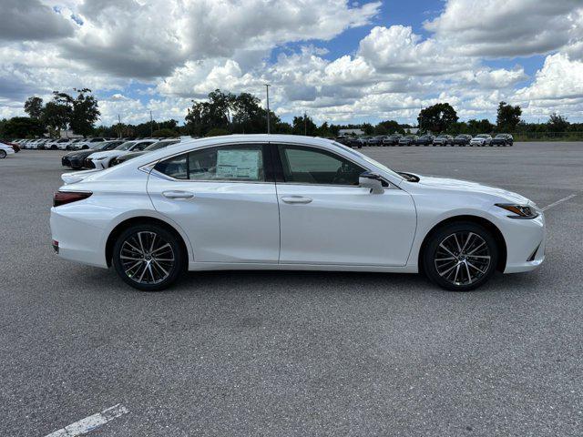 new 2025 Lexus ES 300h car, priced at $48,450