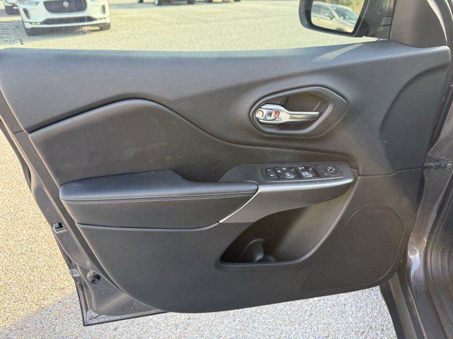 used 2019 Jeep Cherokee car, priced at $15,448