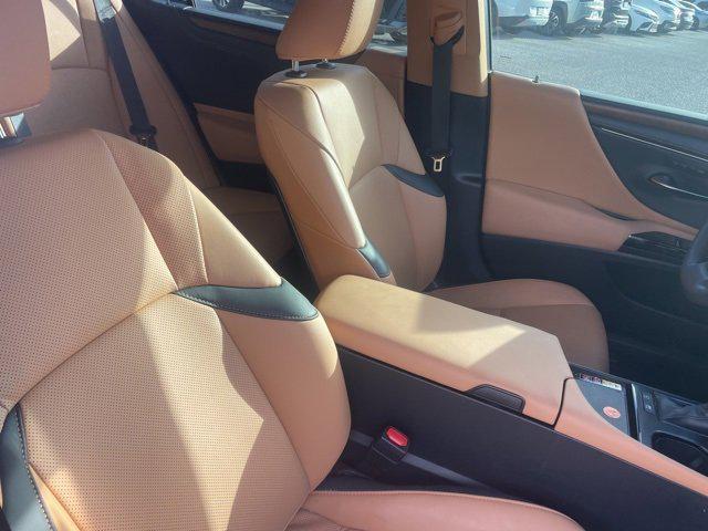 used 2023 Lexus ES 300h car, priced at $34,512