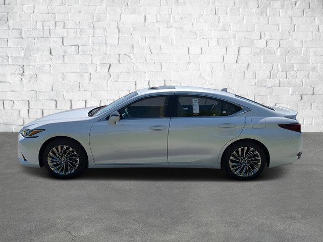 new 2025 Lexus ES 300h car, priced at $52,000