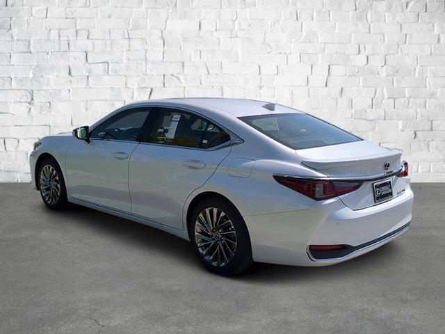 new 2025 Lexus ES 300h car, priced at $52,000