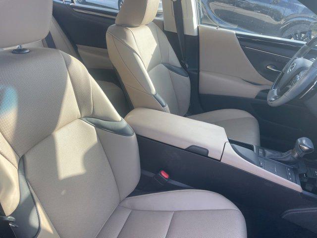 used 2020 Lexus ES 350 car, priced at $32,499