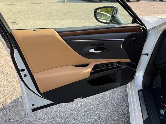 used 2025 Lexus ES 350 car, priced at $42,441