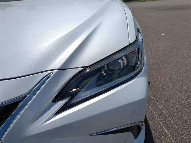 new 2025 Lexus ES 350 car, priced at $48,010