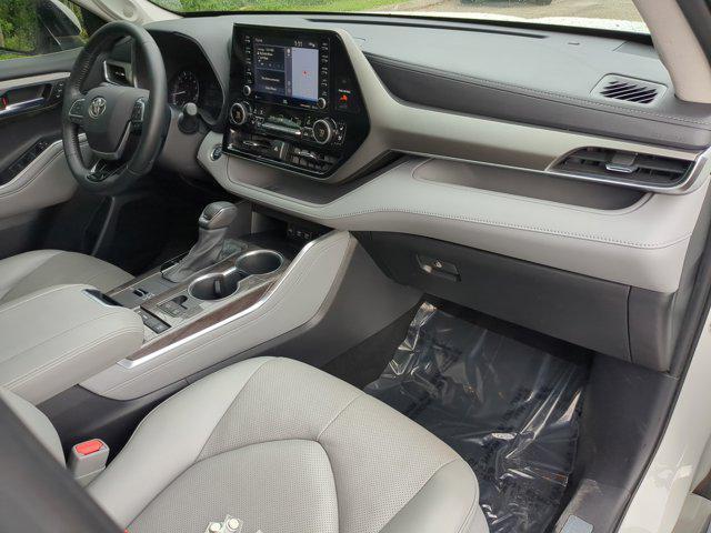 used 2021 Toyota Highlander car, priced at $31,251