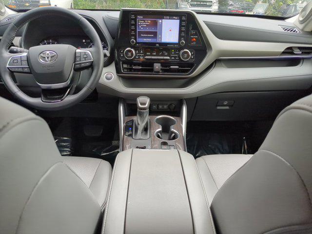 used 2021 Toyota Highlander car, priced at $31,251